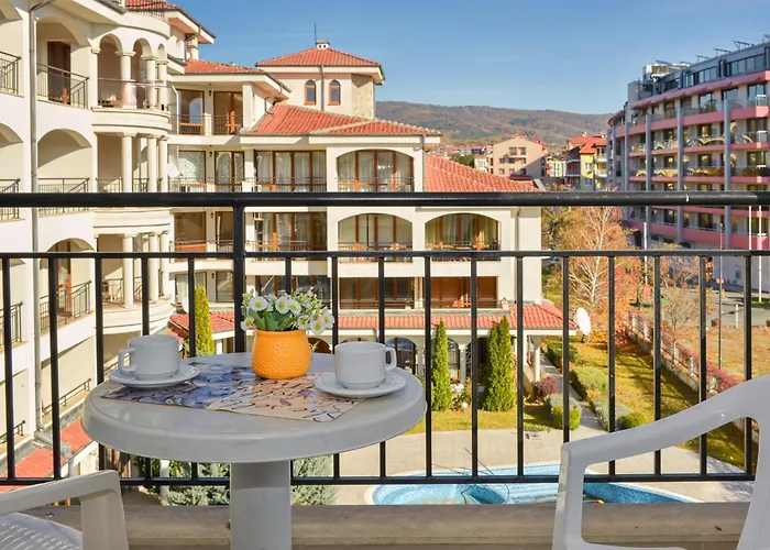 Chateau Del Mar Holiday Apartments