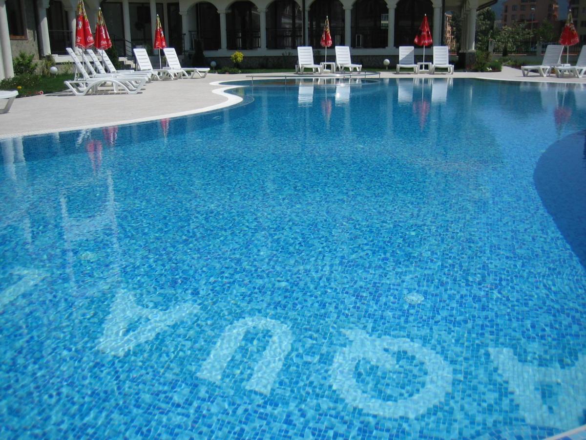 Chateau Del Mar Apartment