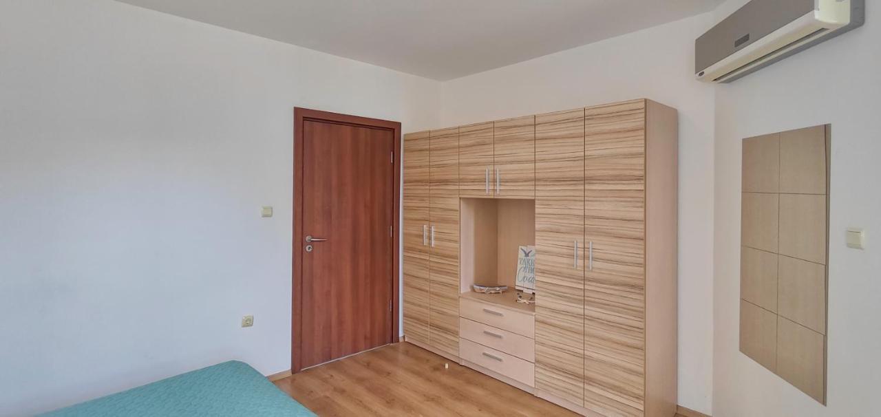 Chateau Del Mar Apartment