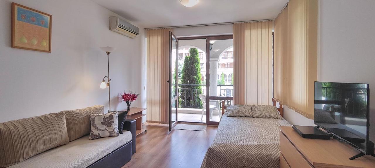Chateau Del Mar Apartment